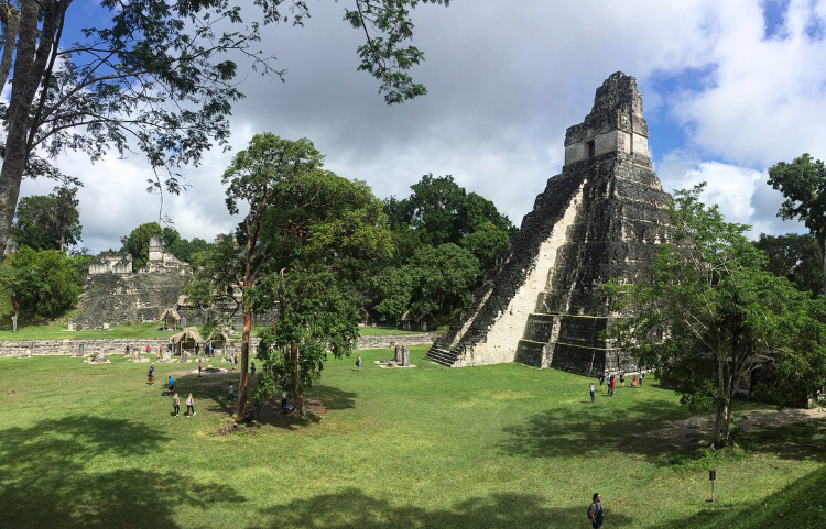 Esplorando Flores e scoprendo Tikal
